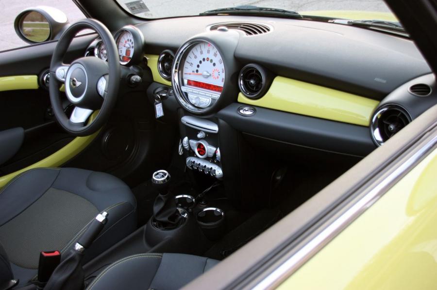  Mini Cooper S Cabrio 2009 года  (фото 95 из 130)